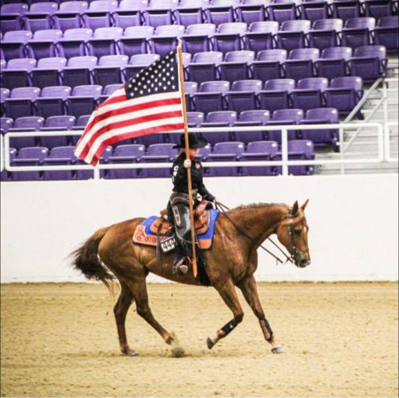 Meet your Posher, Katie - Picture 1 of 1